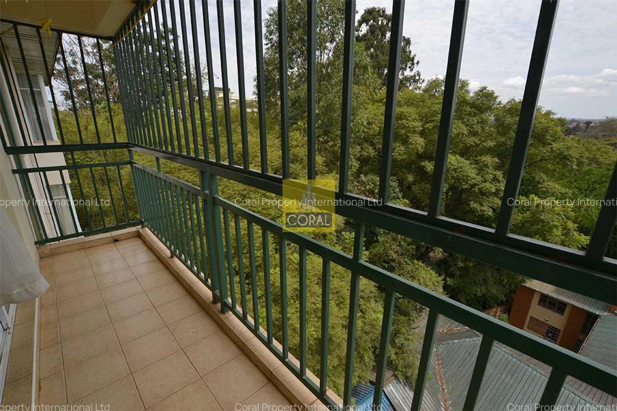 7 Bed Apartment with En Suite in Lavington - 16