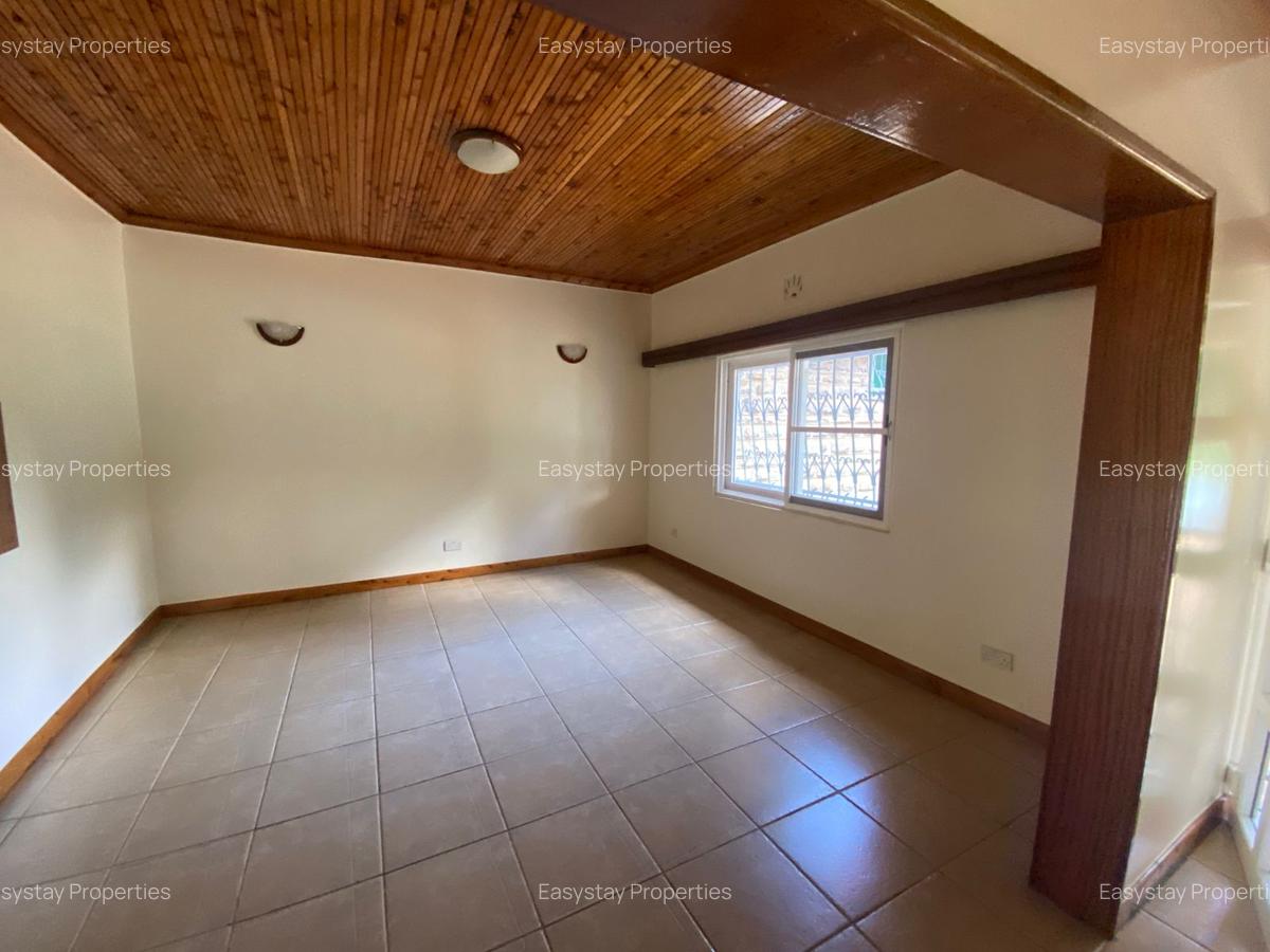 3 Bed House with En Suite in Runda - 5