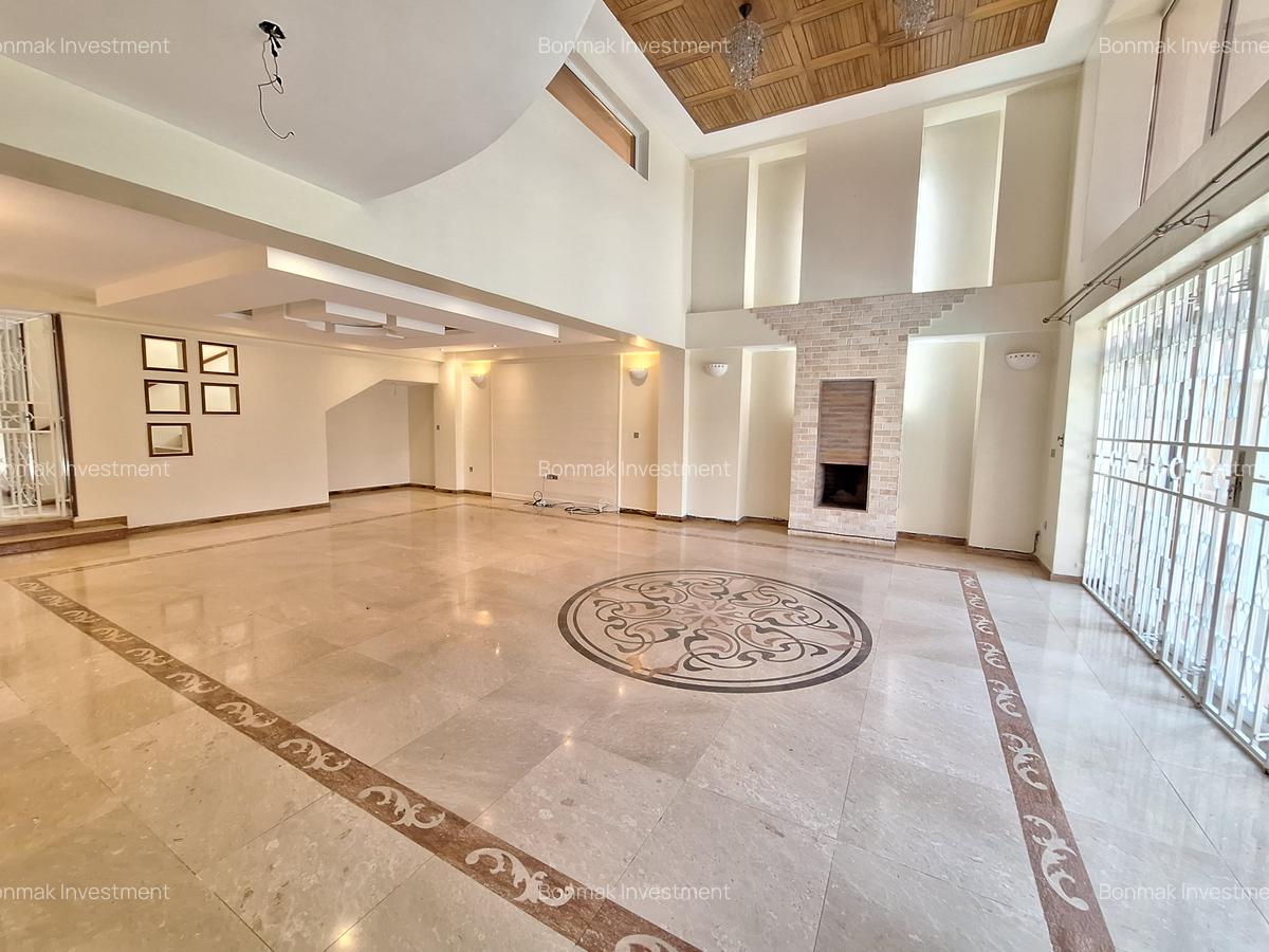 5 Bed Townhouse with En Suite at Lavington Green - 4