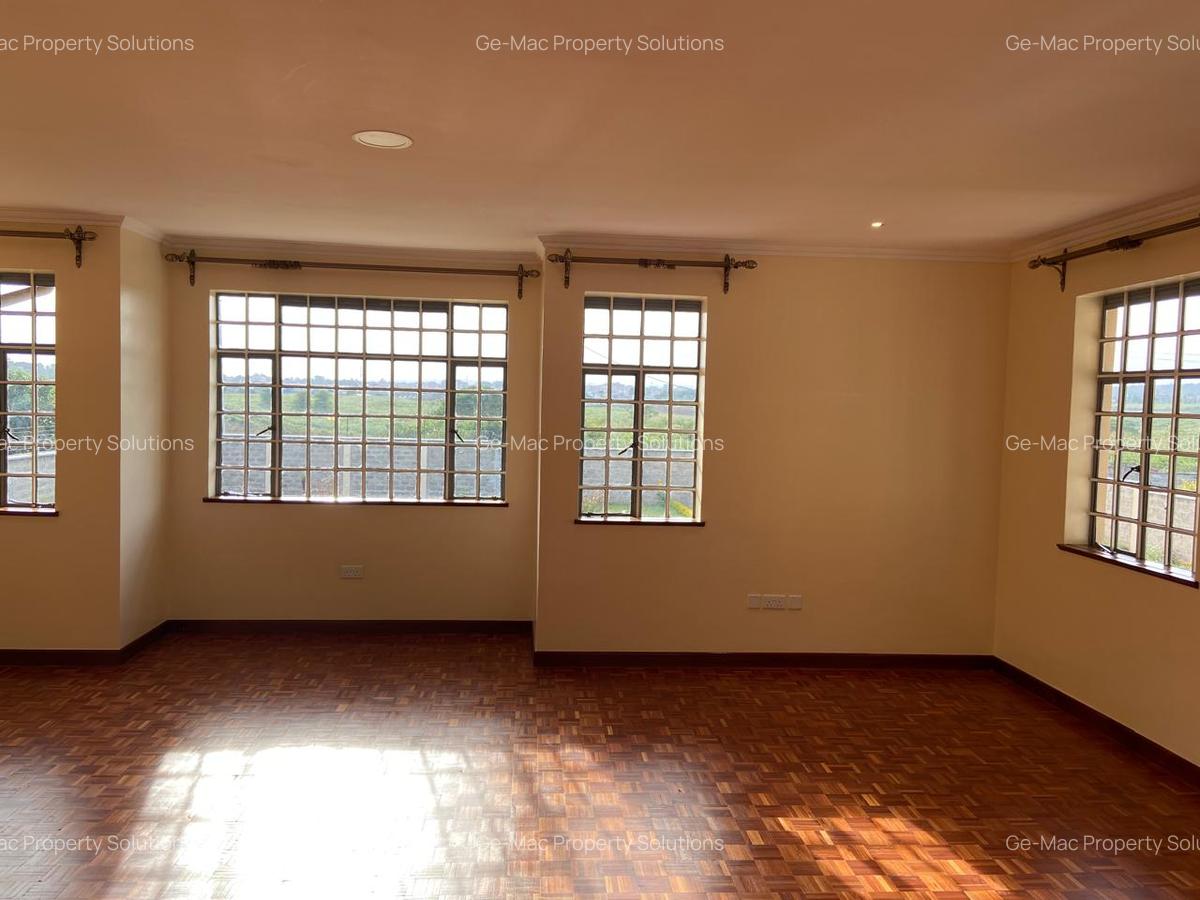 5 Bed House with En Suite in Runda - 13