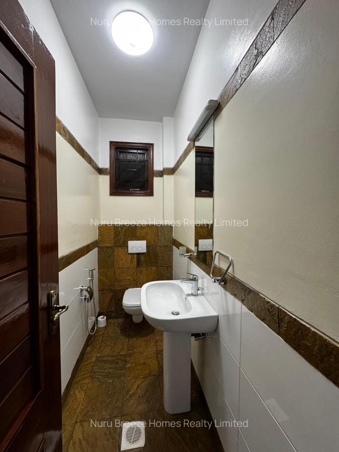 3 Bed Apartment with En Suite in Riverside - 11