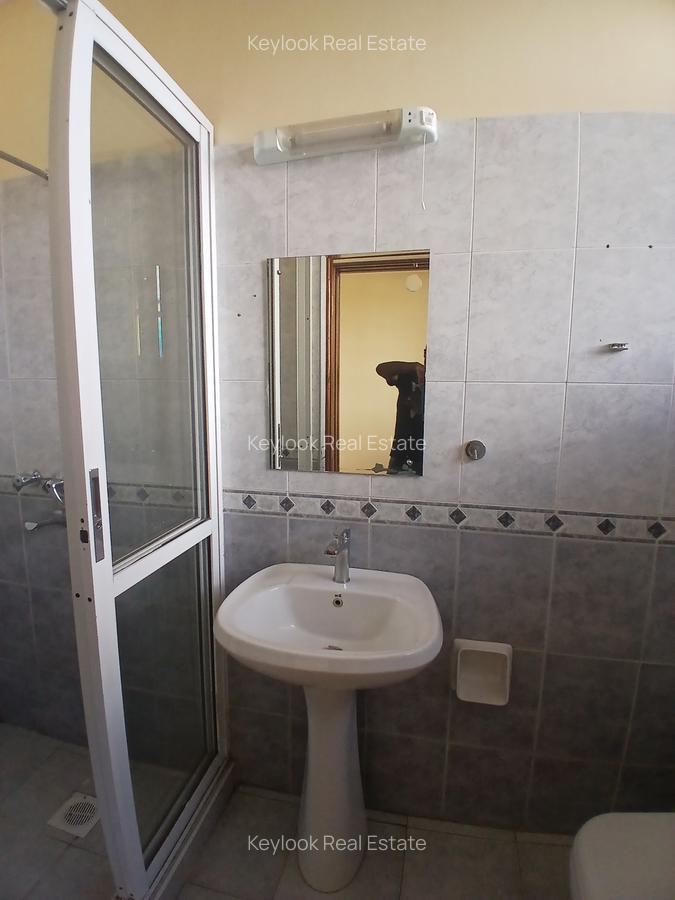4 Bed Townhouse with En Suite at Lavington - 13