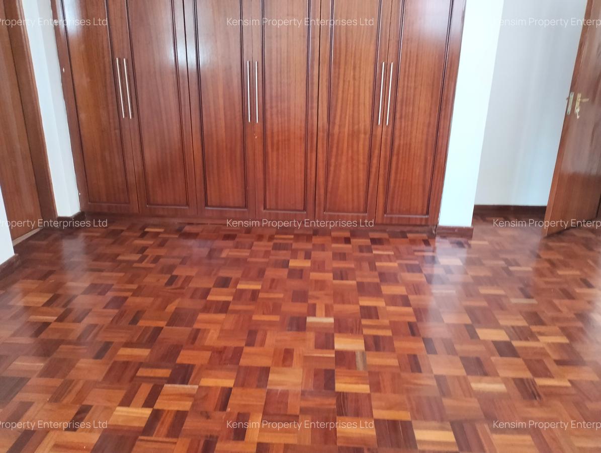 5 Bed Townhouse with En Suite in Lavington - 14