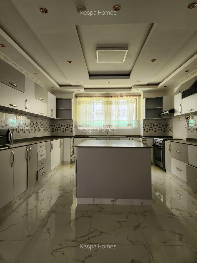 6 Bed House with En Suite in Karen - 2