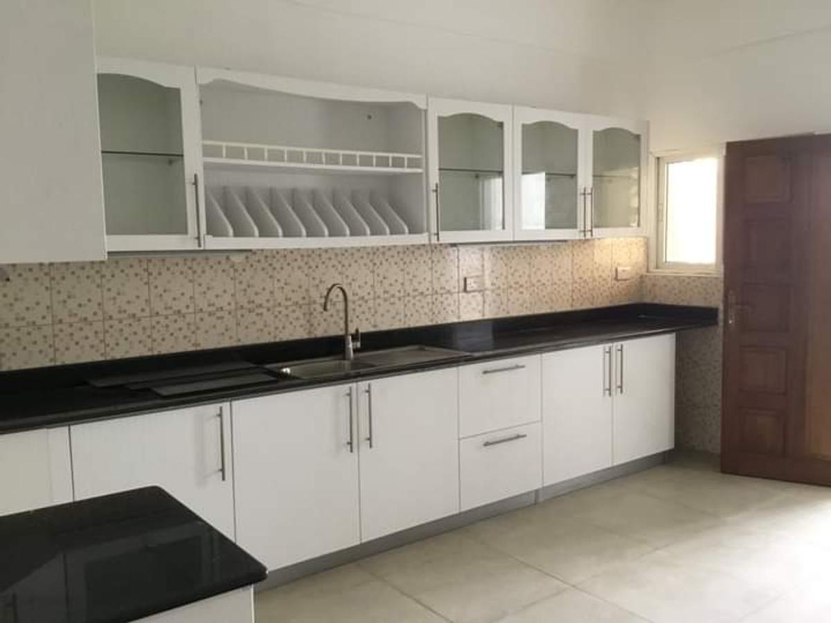 3 Bed Apartment with En Suite in Kizingo - 3