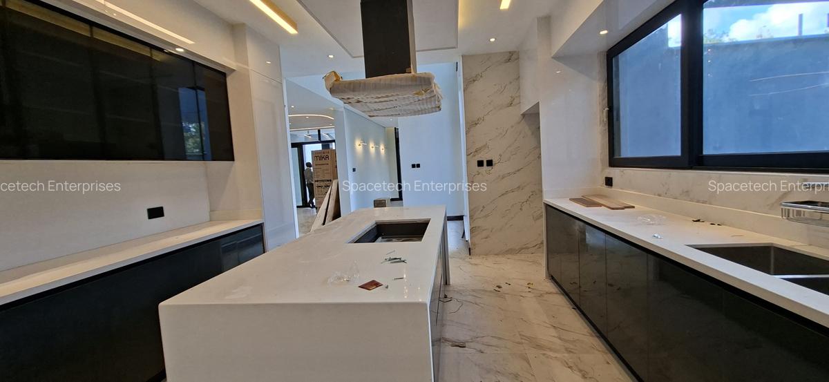 5 Bed House with En Suite in Nyari - 6