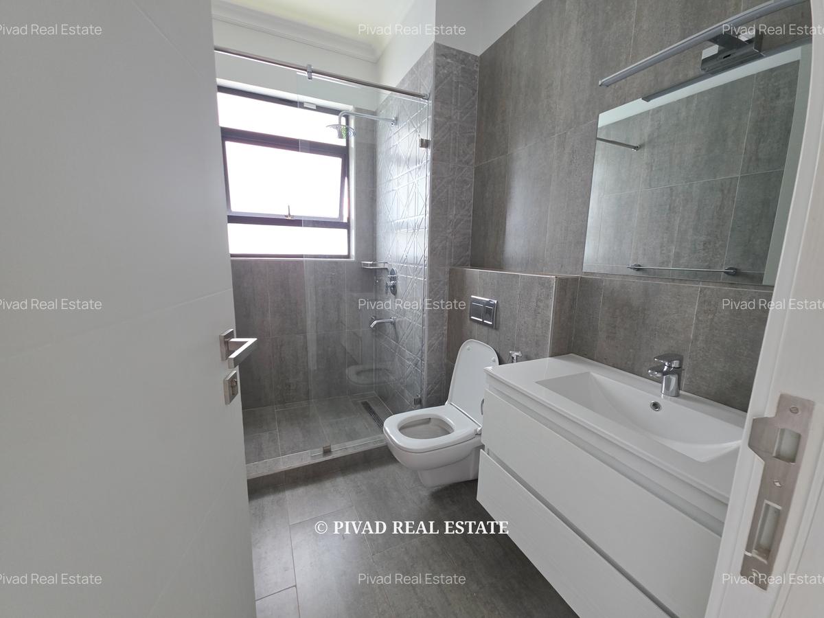 5 Bed House with Swimming Pool in Runda - 11