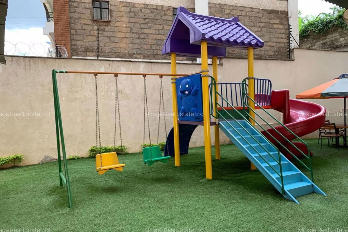 4 Bed Apartment with En Suite in Brookside - 13