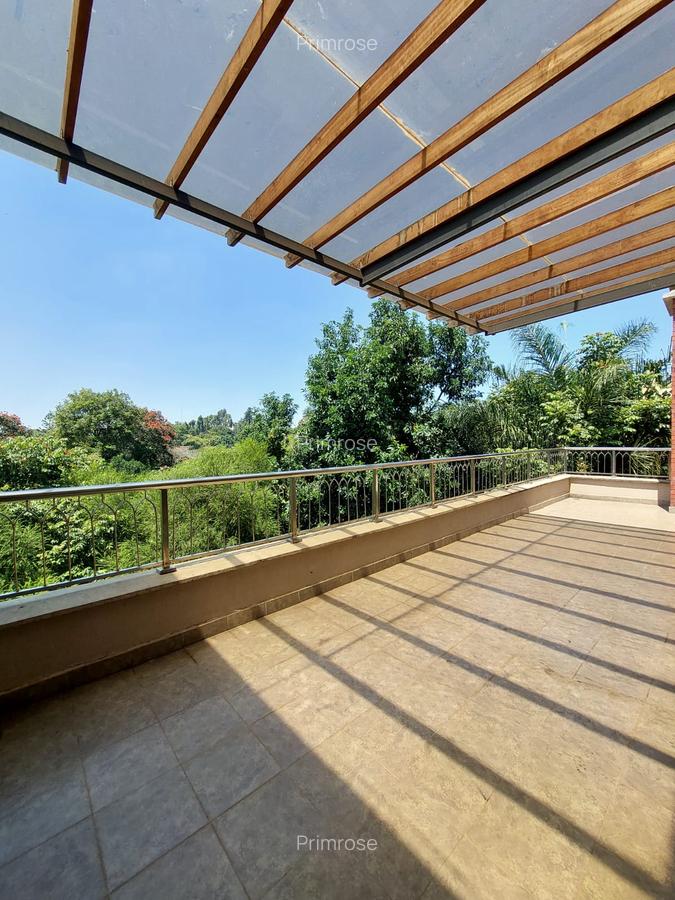 5 Bed Townhouse with En Suite in Lavington - 4