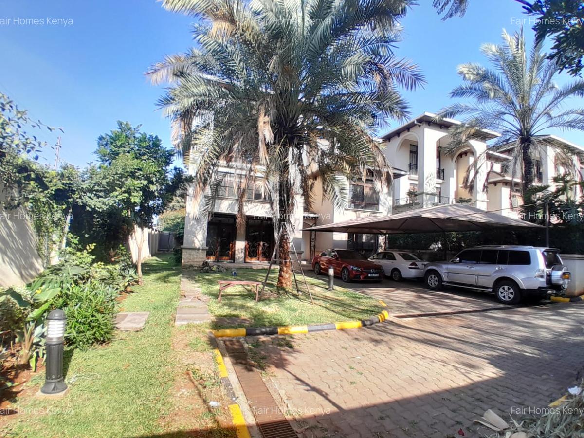 5 Bed Townhouse with En Suite at Lavington Maziwa - 9
