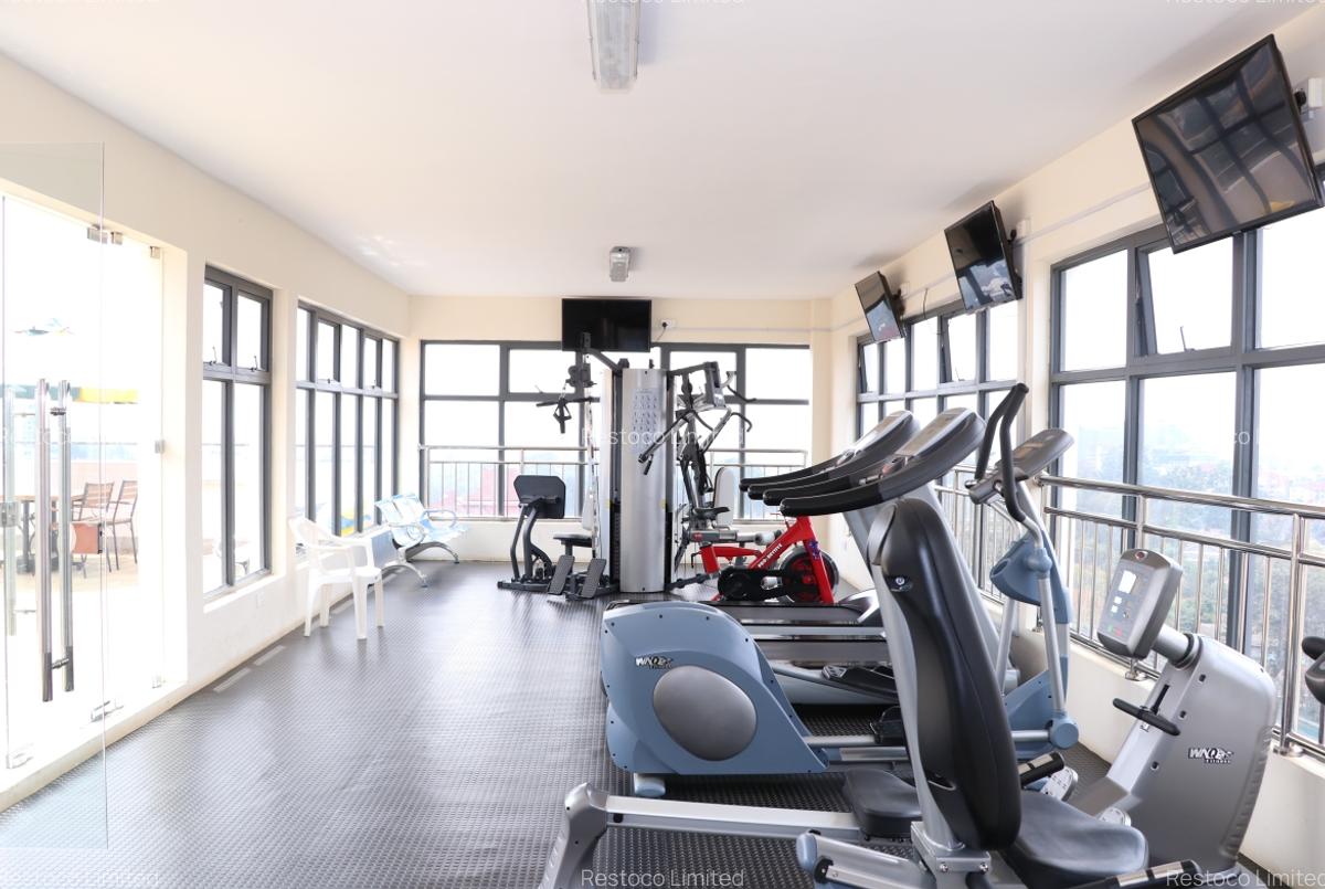 4 Bed Apartment with Swimming Pool at Brookside - 3