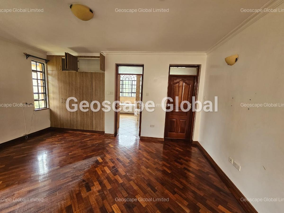 4 Bed House with En Suite in Runda - 17