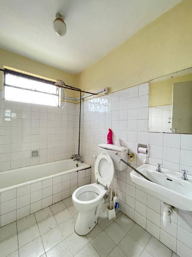 3 Bed Apartment with En Suite in Kilimani - 9