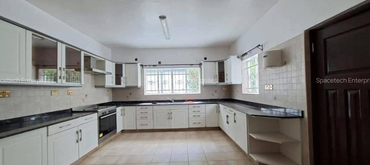 4 Bed House with En Suite in Muthaiga - 9