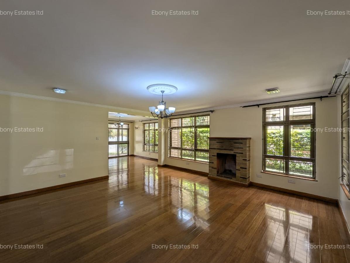 5 Bed Townhouse with En Suite in Lavington - 12