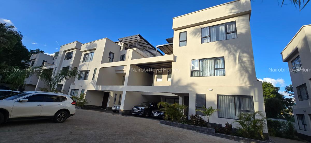 5 Bed Townhouse with En Suite at Lavington Green - 3