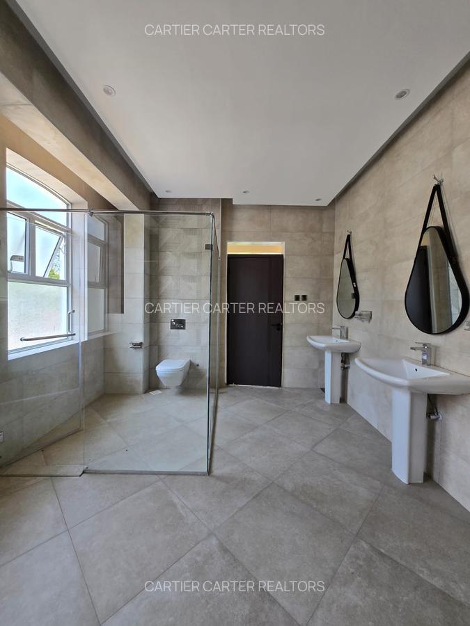 5 Bed House with En Suite in Runda - 19