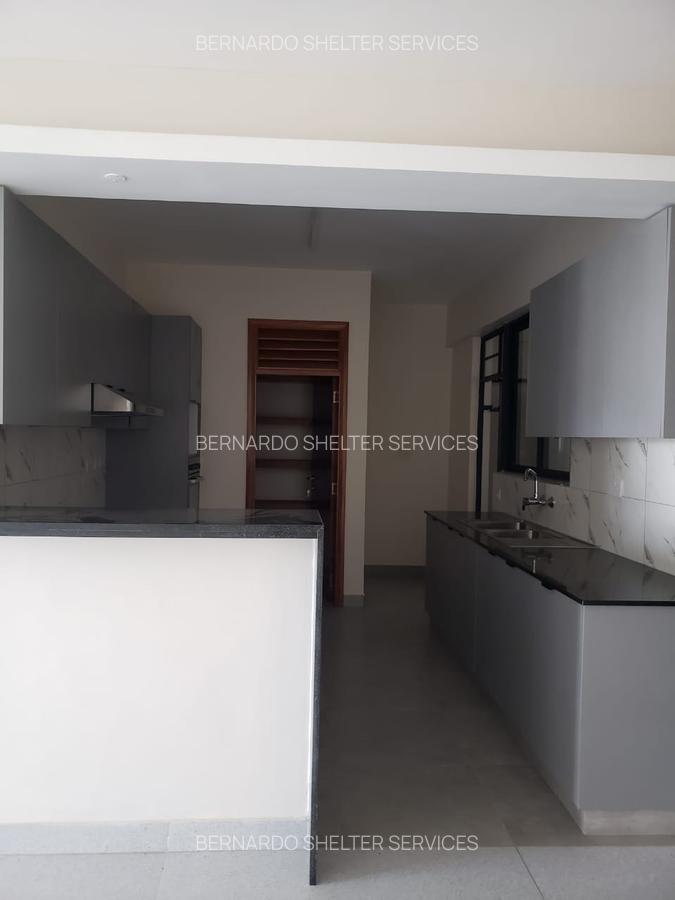 3 Bed Apartment with En Suite in Westlands Area - 4