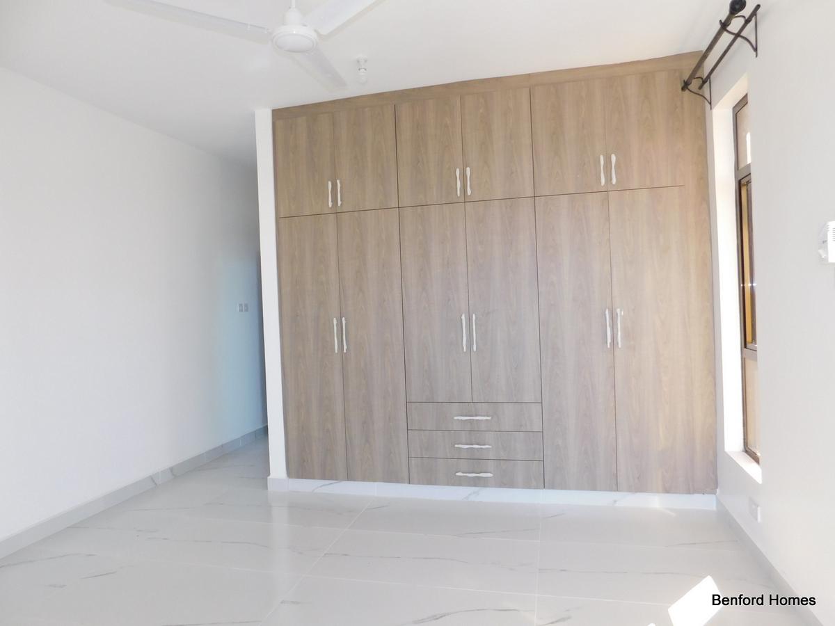 4 Bed Apartment with En Suite in Nyali Area - 4