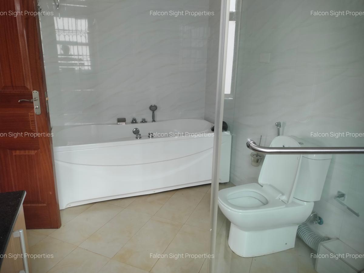 5 Bed Townhouse with Staff Quarters at Easy Access To Express - 16