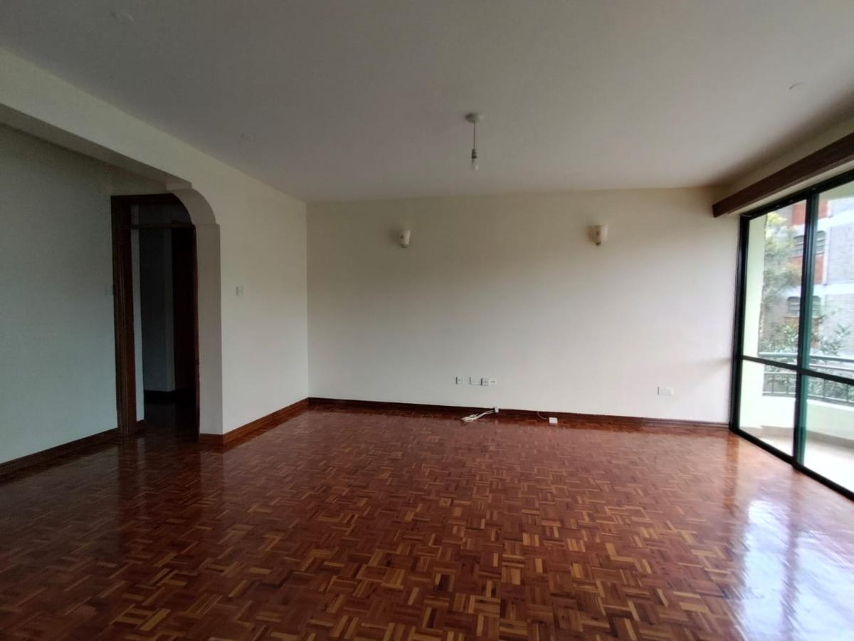 3 Bed Apartment with En Suite in Lavington - 11