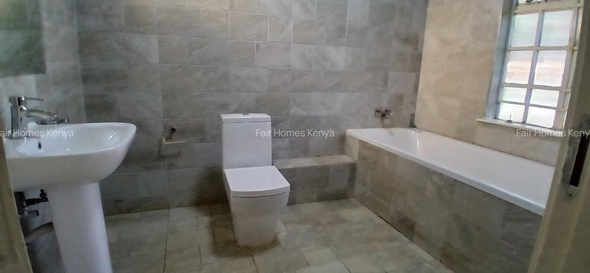 4 Bed House with En Suite at Lavington Green - 7