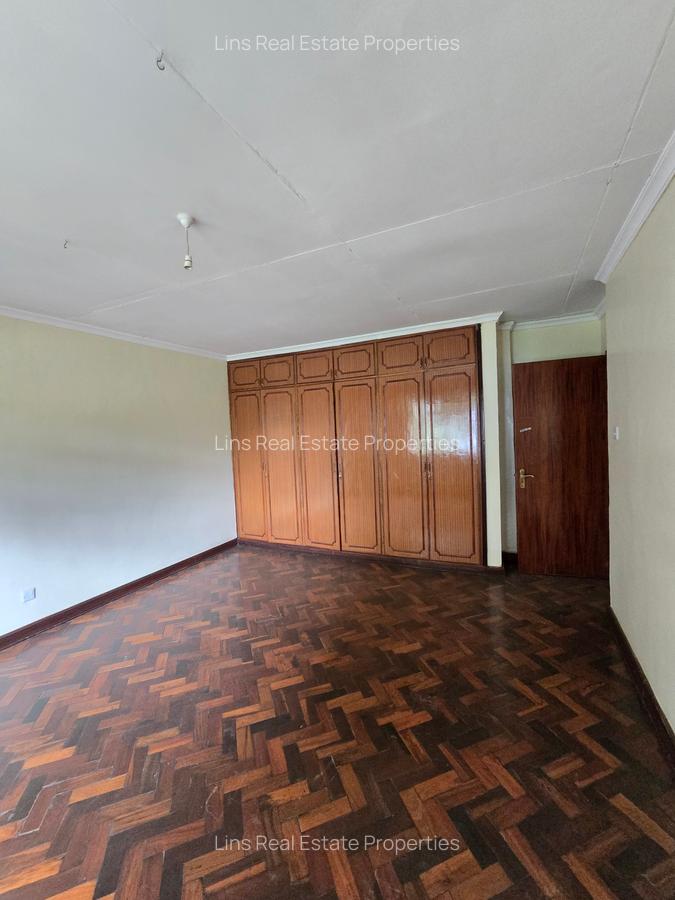 4 Bed Townhouse with En Suite in Lavington - 11