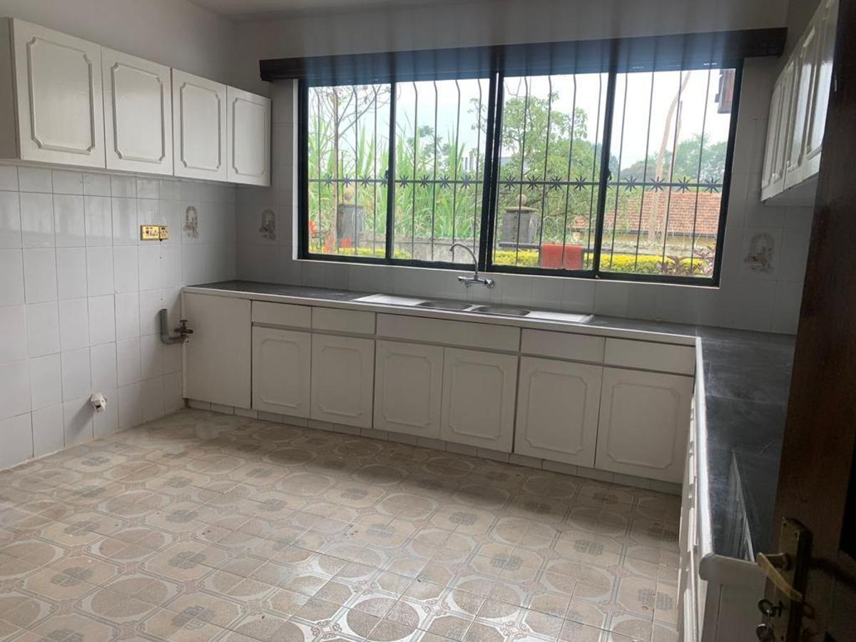 4 Bed Townhouse with En Suite in Lavington - 9