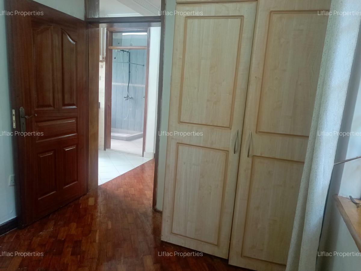 2 Bed House with Garden in Nyari - 8