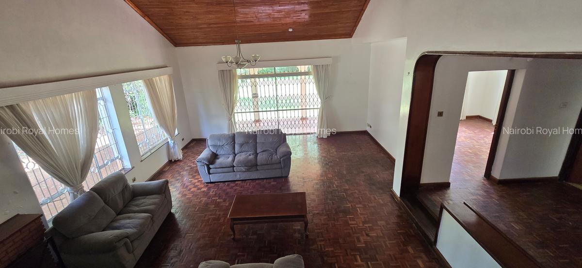 5 Bed House with En Suite at Kyuna Crescent - 11