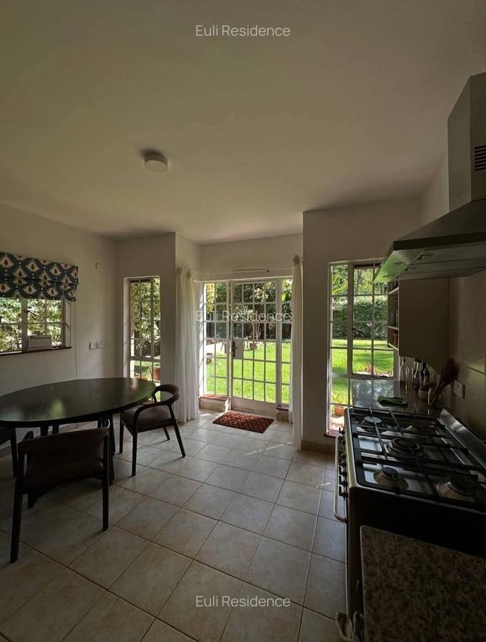 5 Bed Townhouse with En Suite at Rosslyn Rd - 10