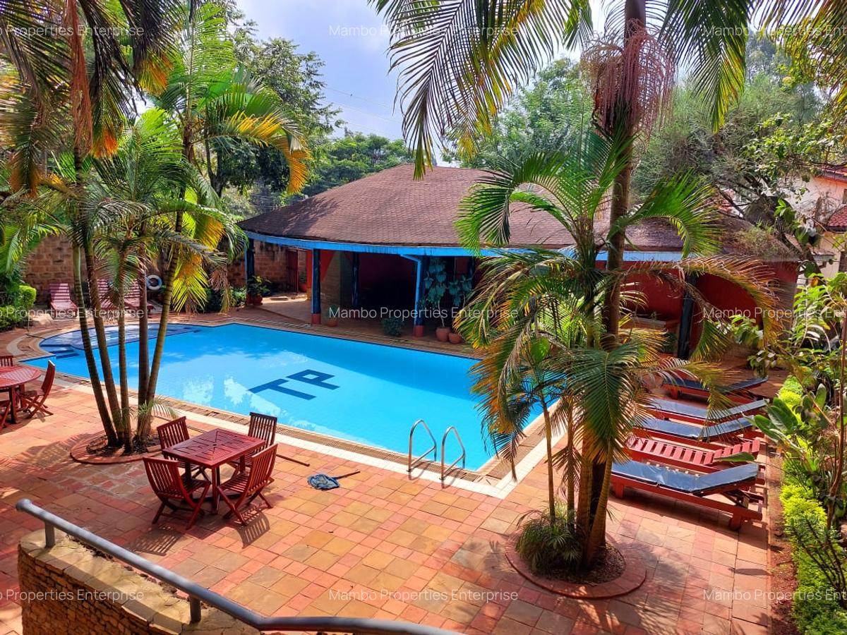 Serviced 2 Bed Apartment with En Suite at Brookside Drive - 6