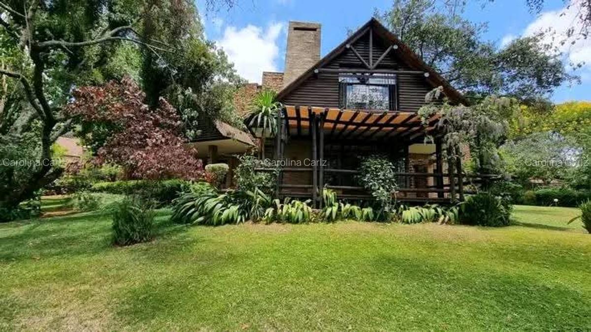 5 Bed House with En Suite in Lake View - 1