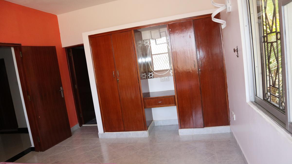 4 Bed Townhouse with En Suite at Nyali - 17