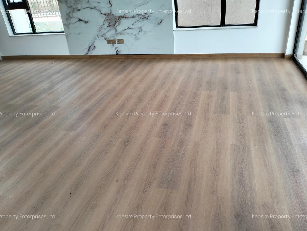 5 Bed Townhouse with En Suite in Lavington - 4