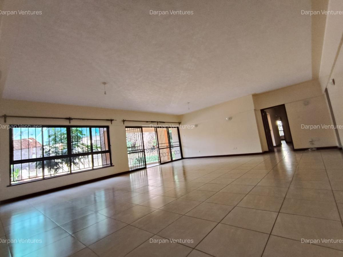 4 Bed Apartment with En Suite in Brookside - 1