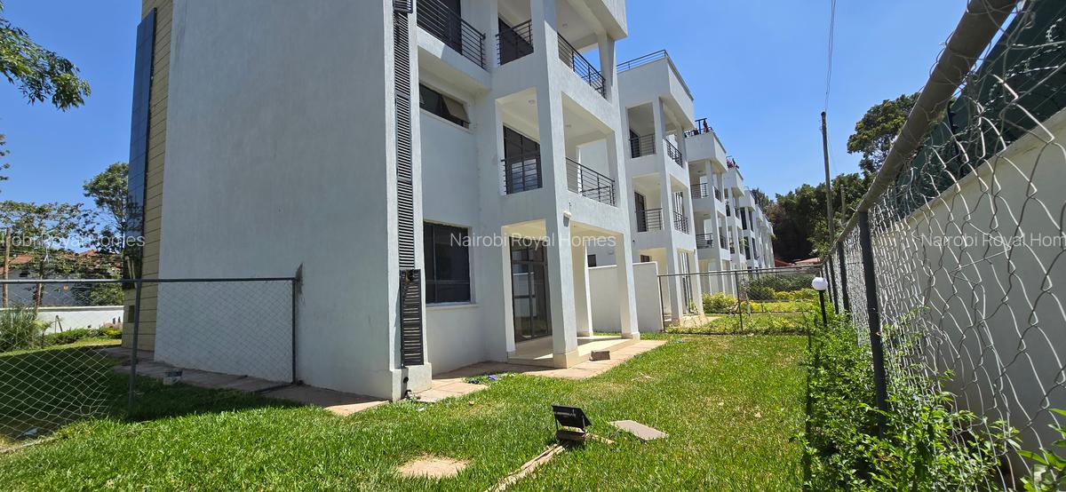 5 Bed Townhouse with En Suite at Lavington Green - 13