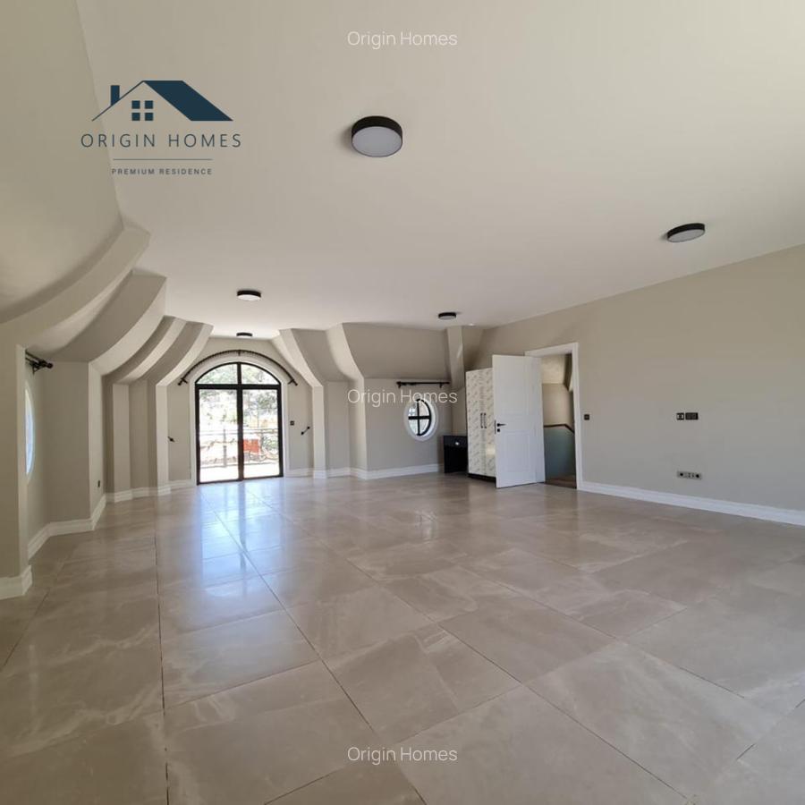 5 Bed Villa with En Suite at Loresho - 4