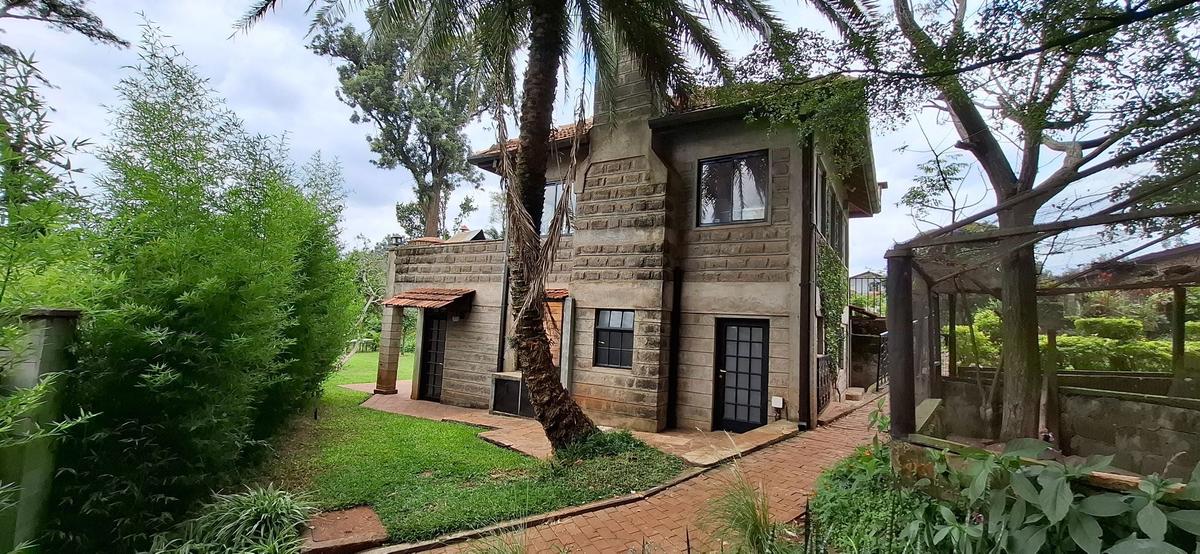 1 Bed House with En Suite in Ridgeways - 10