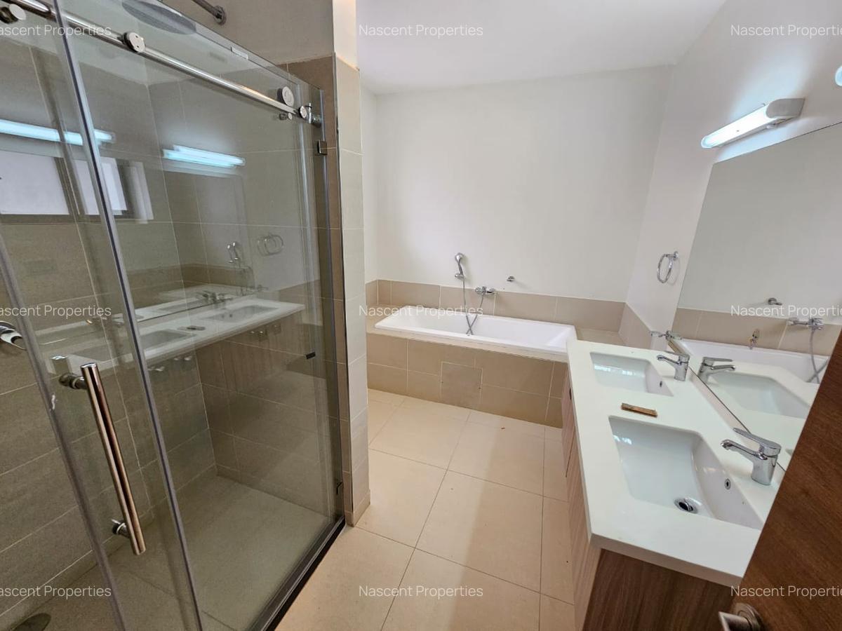 5 Bed Villa with En Suite in Lavington - 18