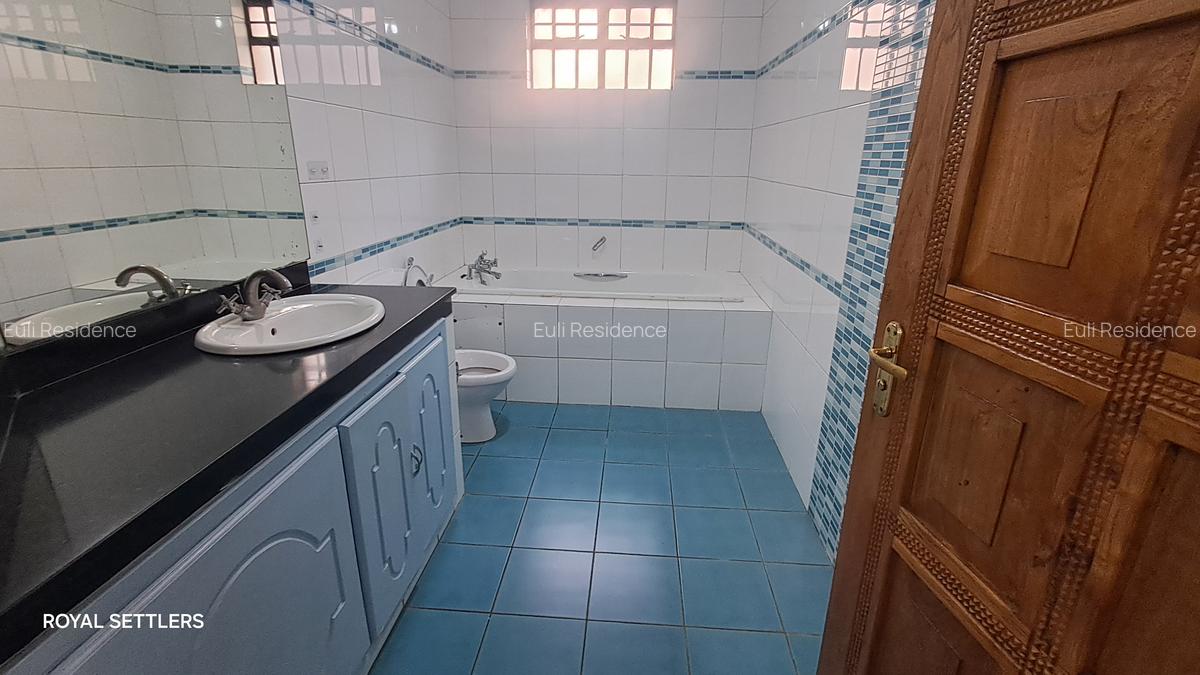 Furnished 3 Bed Apartment with En Suite at Brookside Gardens - 15