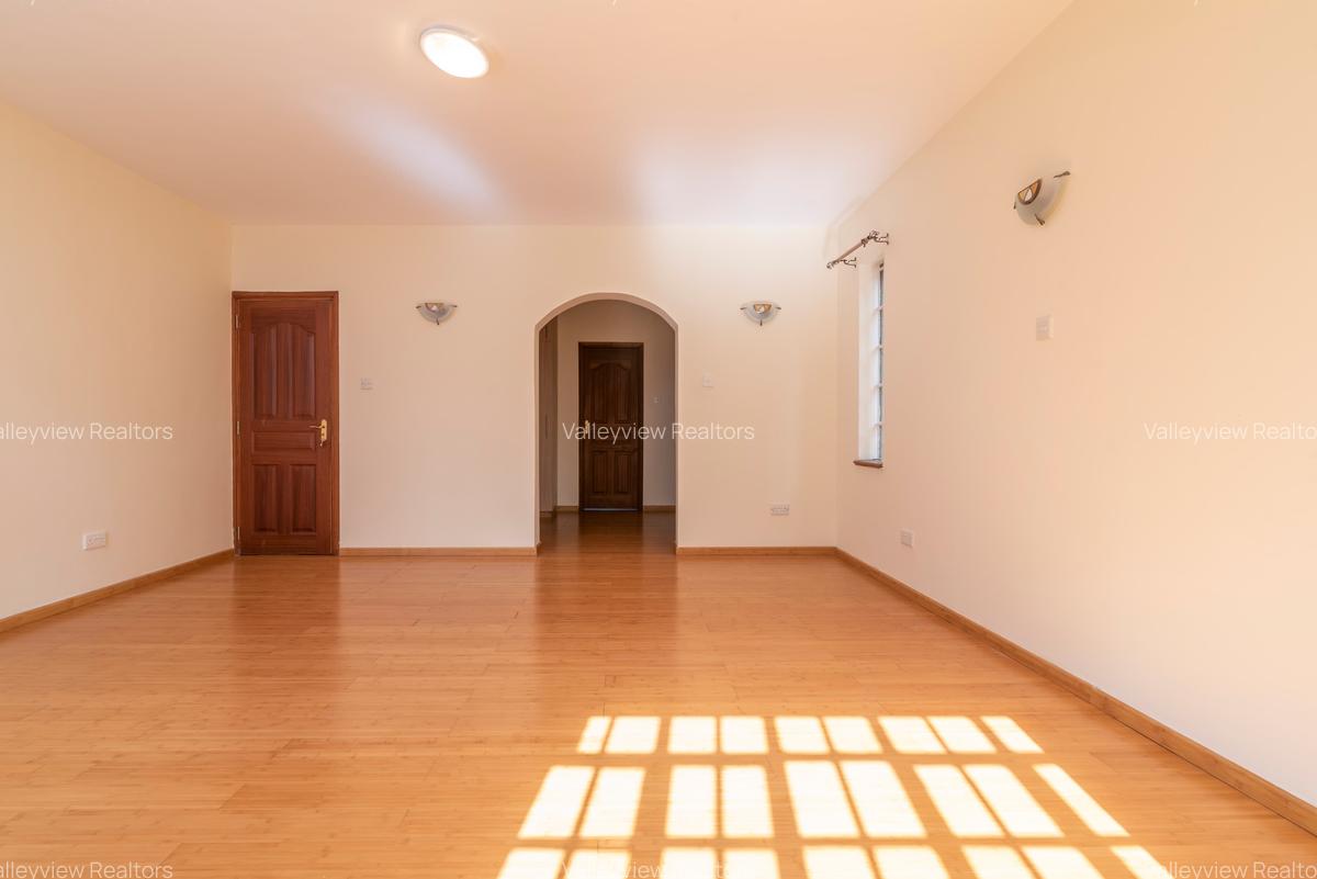 5 Bed Townhouse with En Suite at Kileleshwa - 4