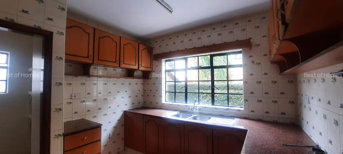 4 Bed Townhouse with En Suite in Lavington - 9