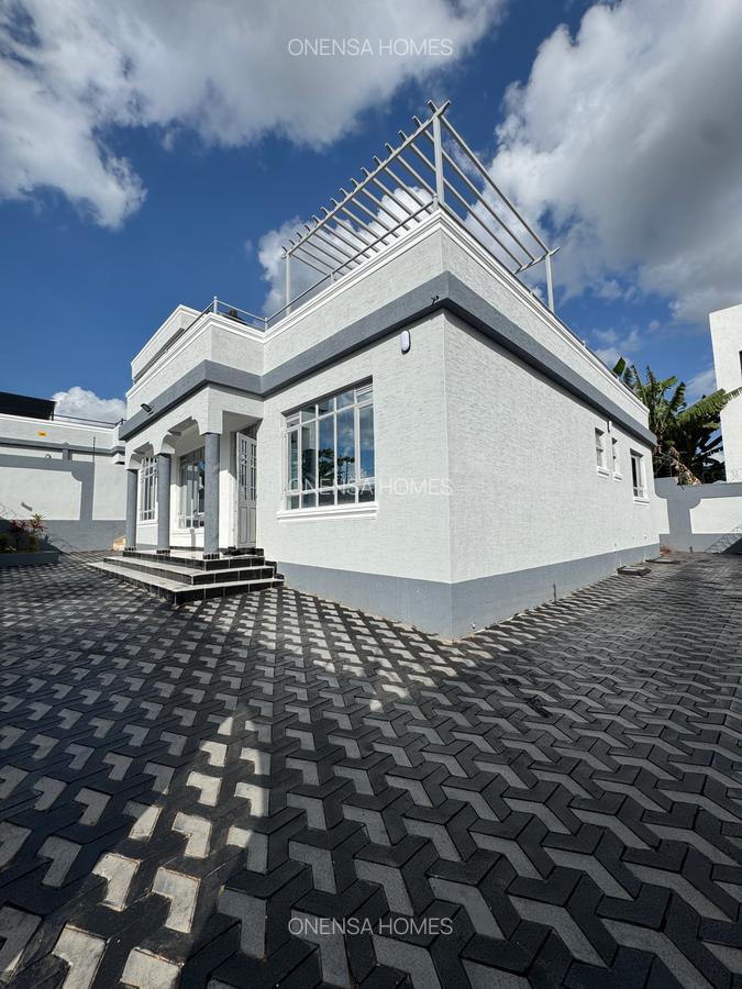 4 Bed House with En Suite in Eastern ByPass - 1