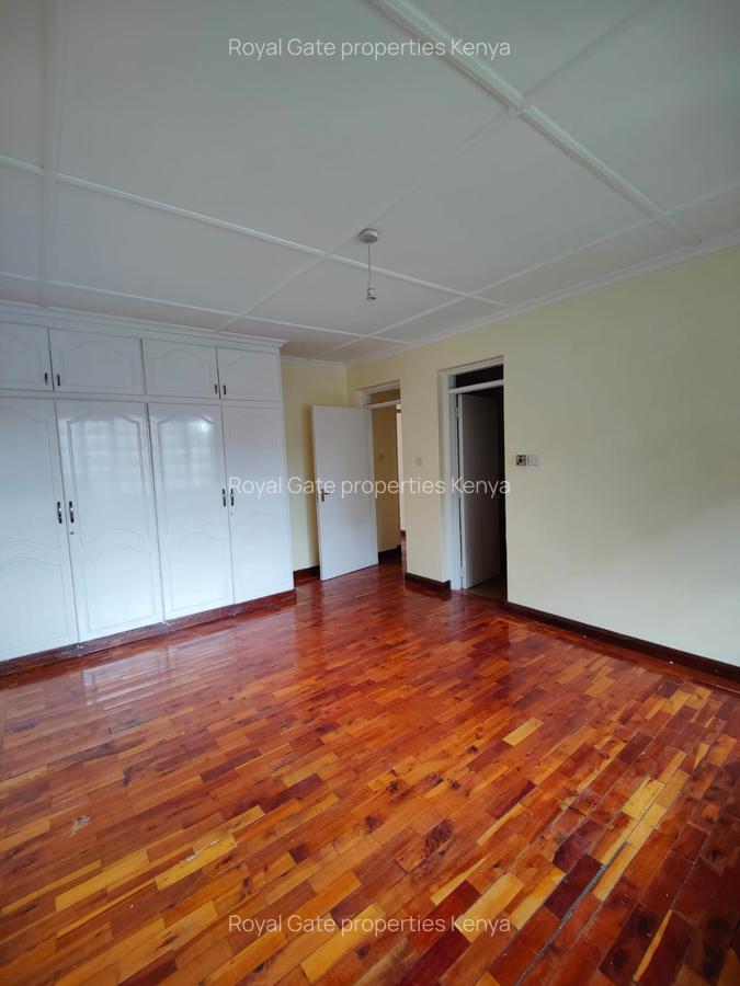 3 Bed Apartment with En Suite at Hatheru Road - 4