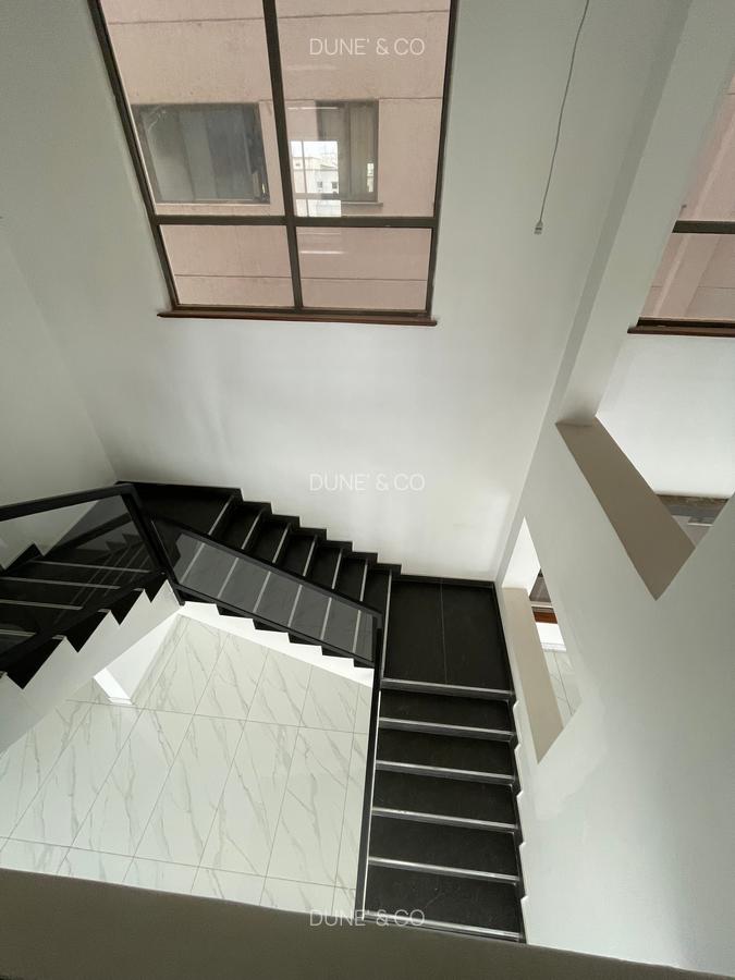 4 Bed Apartment with En Suite in Westlands Area - 12