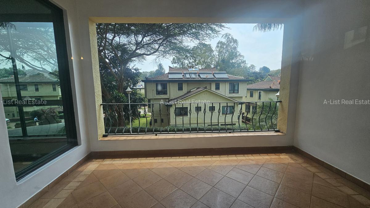 4 Bed Villa with En Suite at Kyuna Close - 12