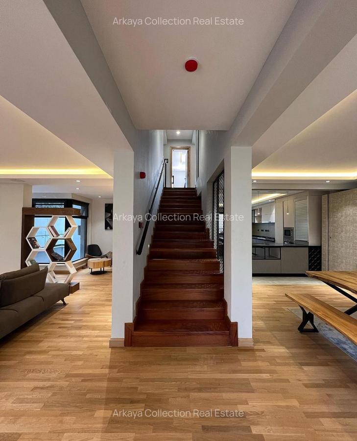 5 Bed Townhouse with En Suite in Lavington - 6