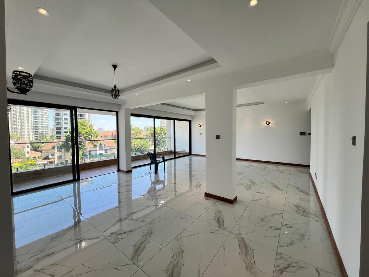 3 Bed Apartment with Swimming Pool in Kileleshwa - 10