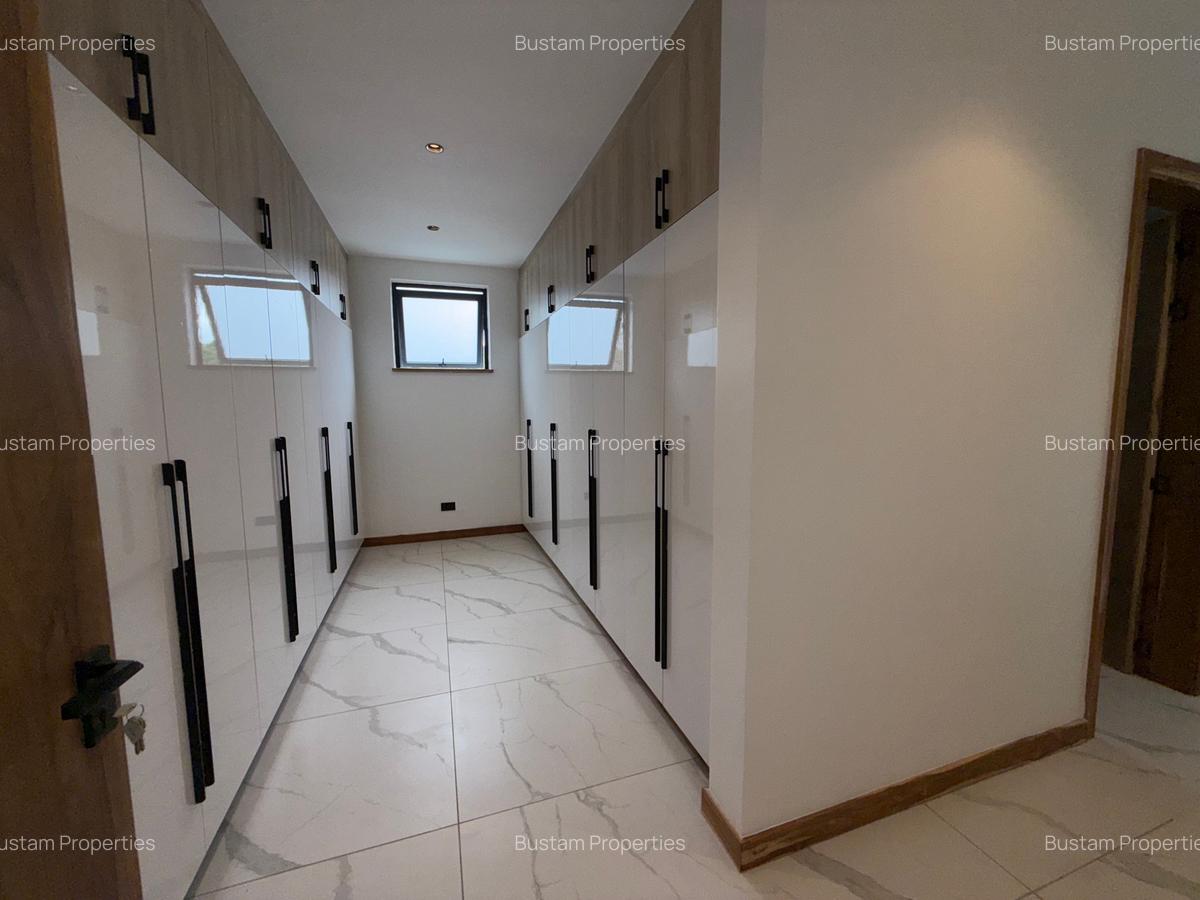 5 Bed Apartment with En Suite in Spring Valley - 3